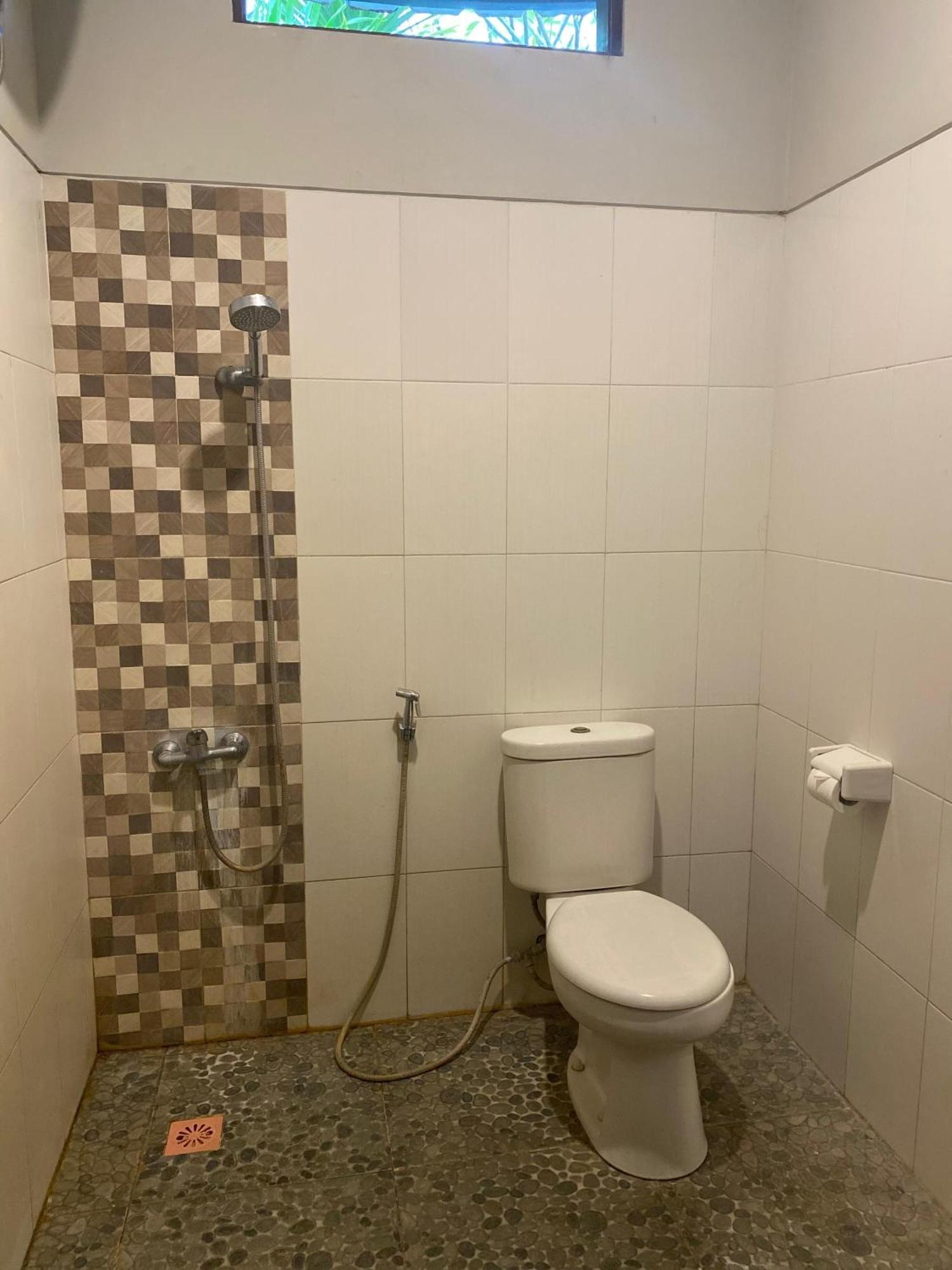 Ghamed Sari Otel Dış mekan fotoğraf