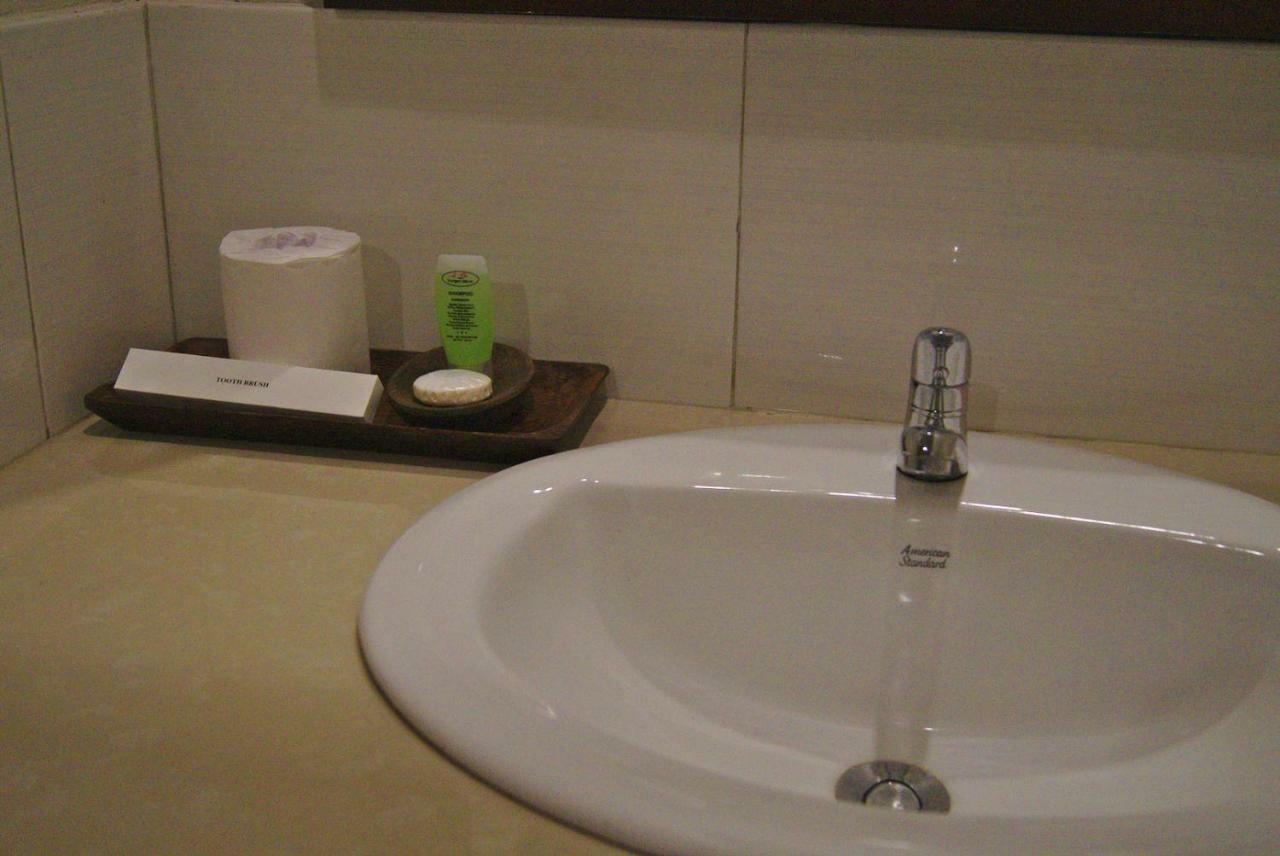 Ghamed Sari Otel Dış mekan fotoğraf