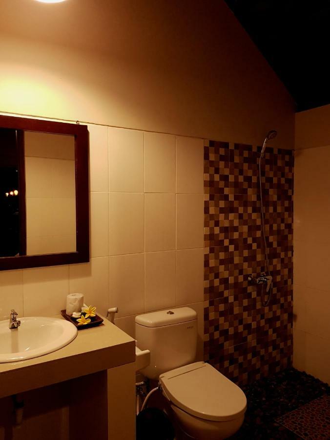 Ghamed Sari Otel Dış mekan fotoğraf