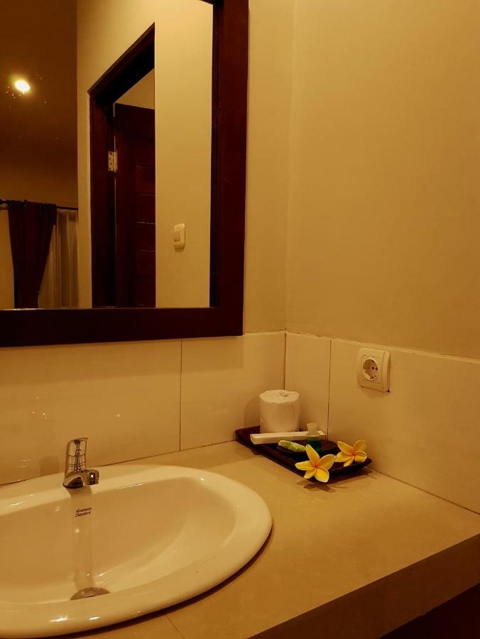 Ghamed Sari Otel Dış mekan fotoğraf