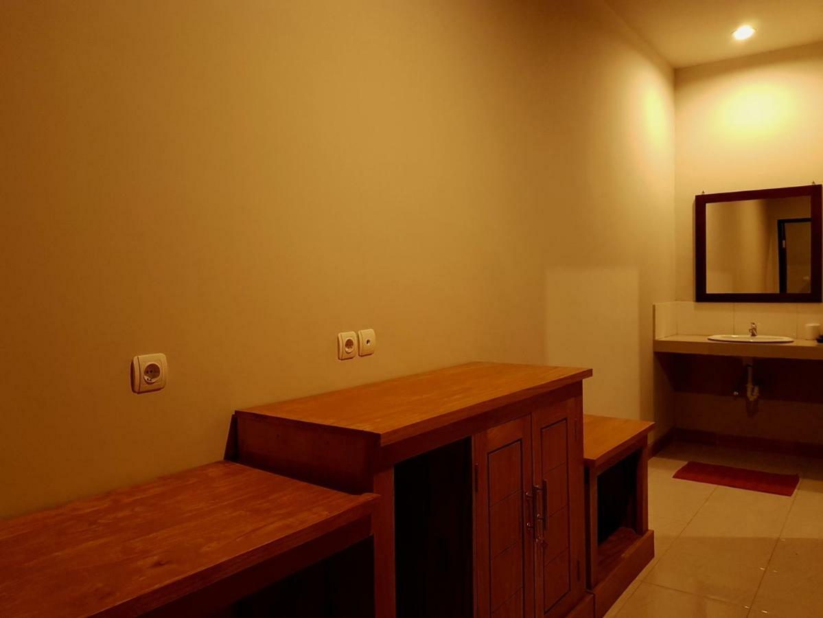 Ghamed Sari Otel Dış mekan fotoğraf