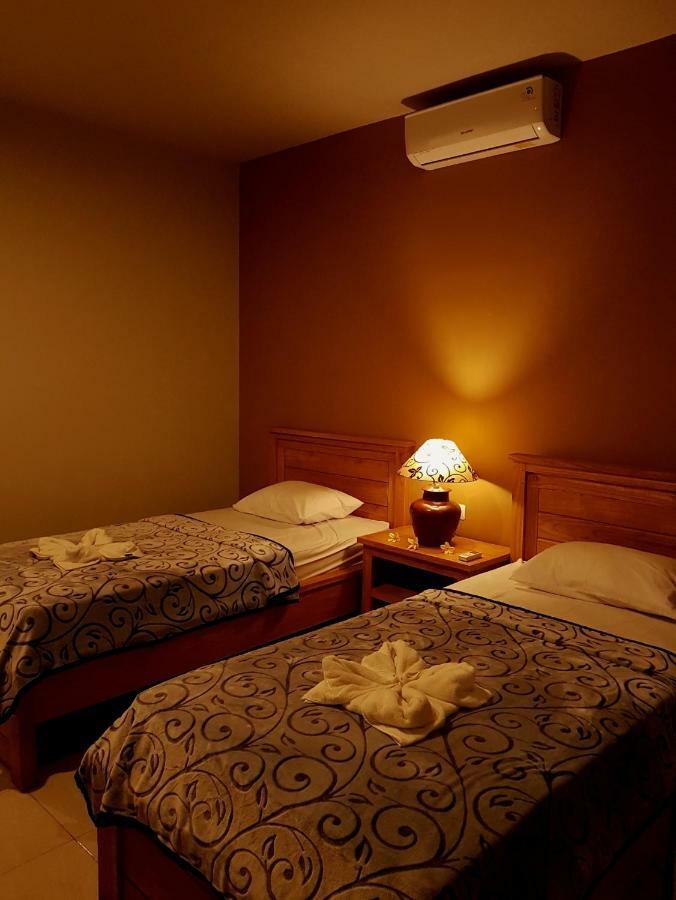 Ghamed Sari Otel Dış mekan fotoğraf